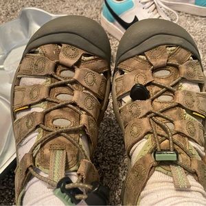 Keen hiking sandals